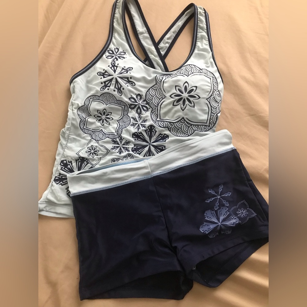 2 piece swim suit size Med.